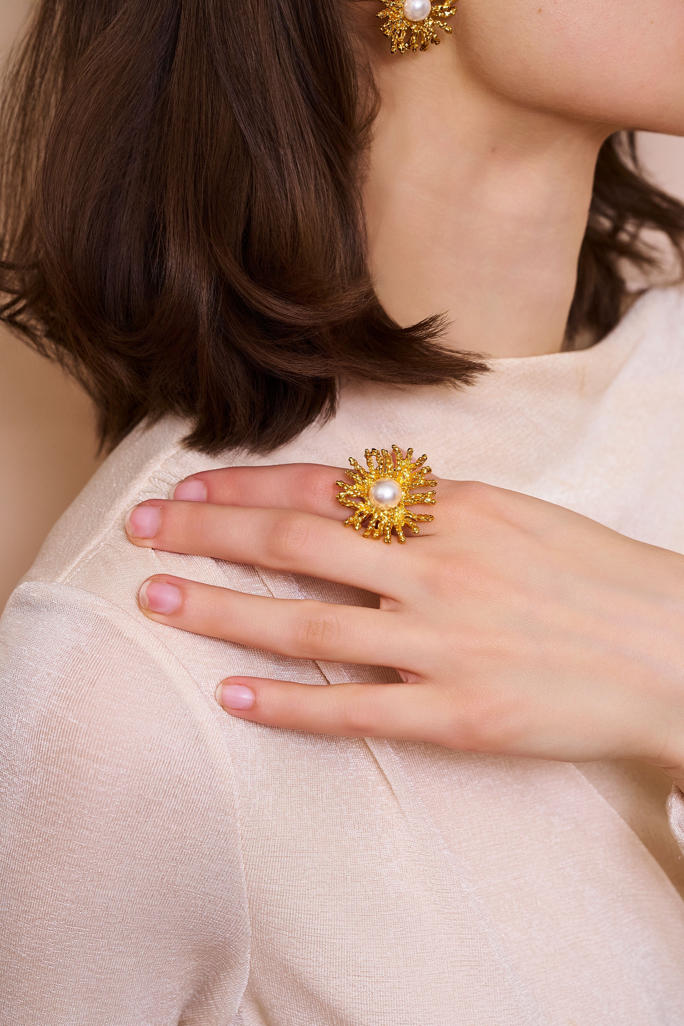 Coral Reef Ring - Pearl Center