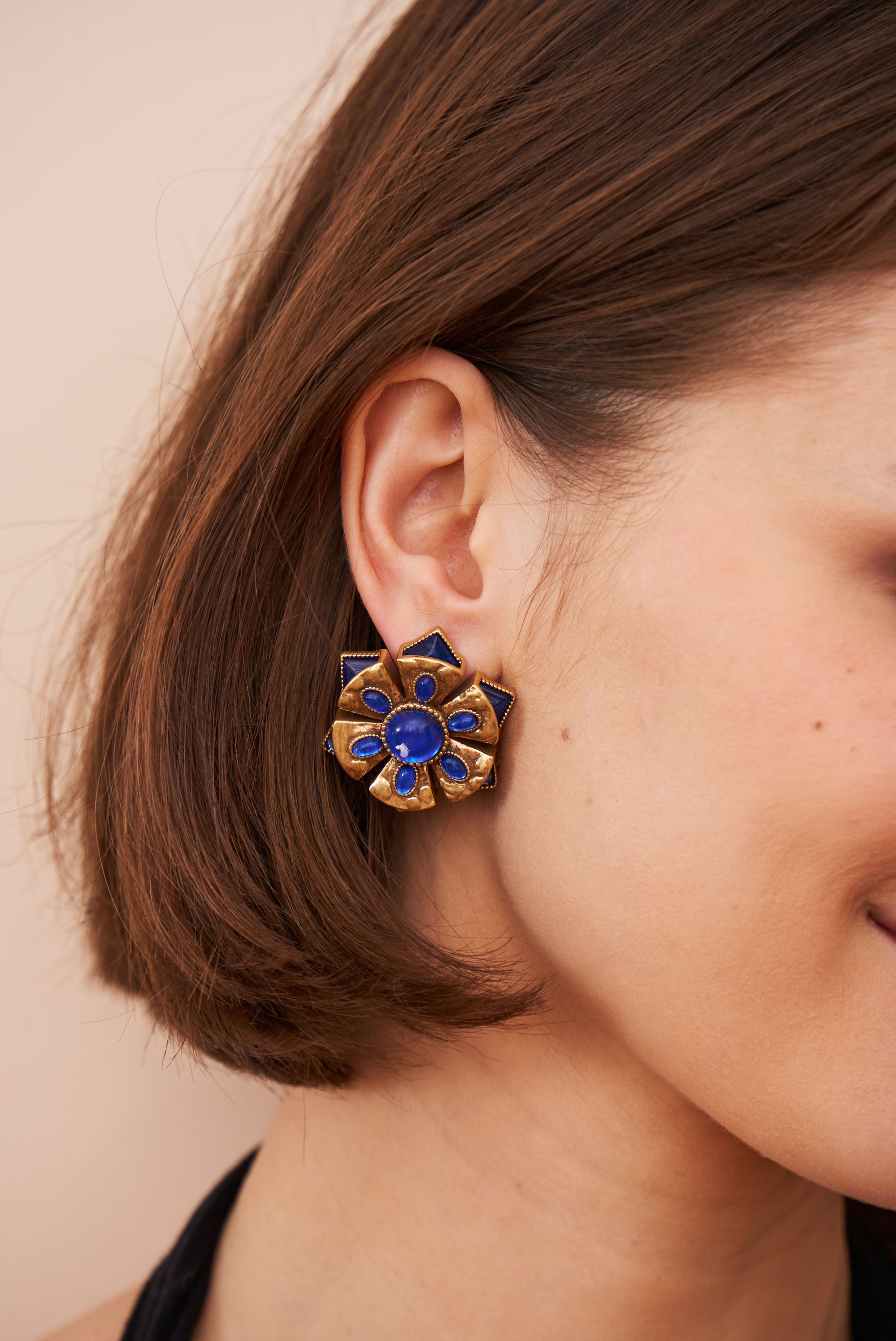 Antique Gold Sapphire Cabochon Earrings