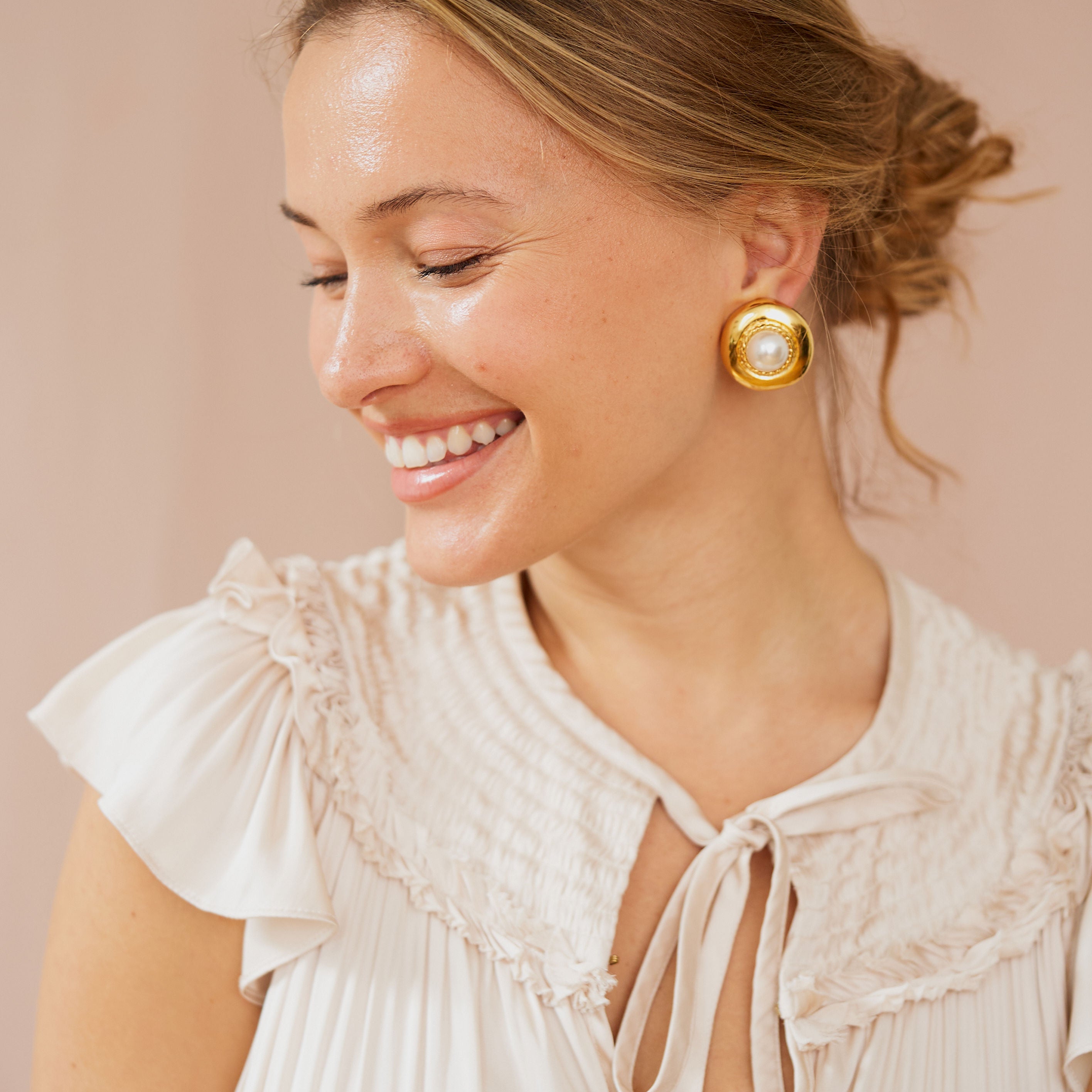 Pearl Center Pierced Earrings