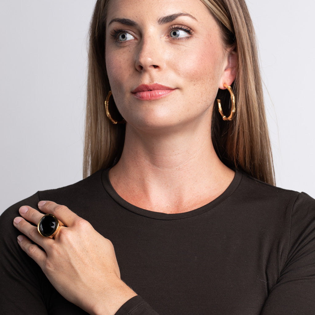 Polished Gold and Jet Center Ring