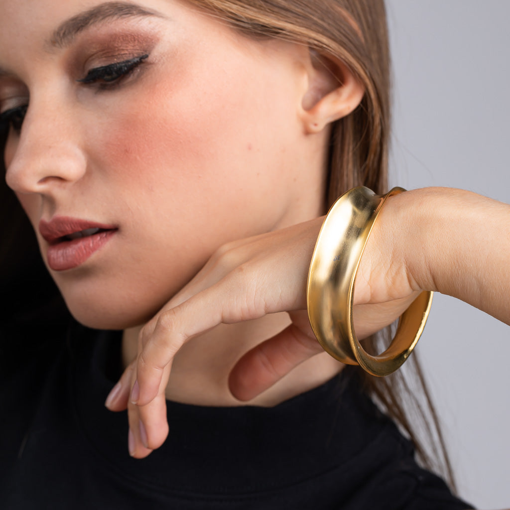 Wavy Contoured Bangle