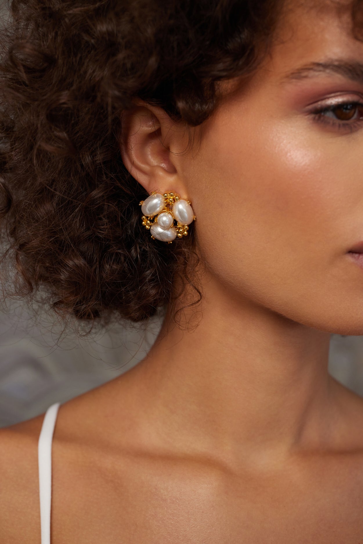Pearl Cabochon Cluster Pierced Earrings