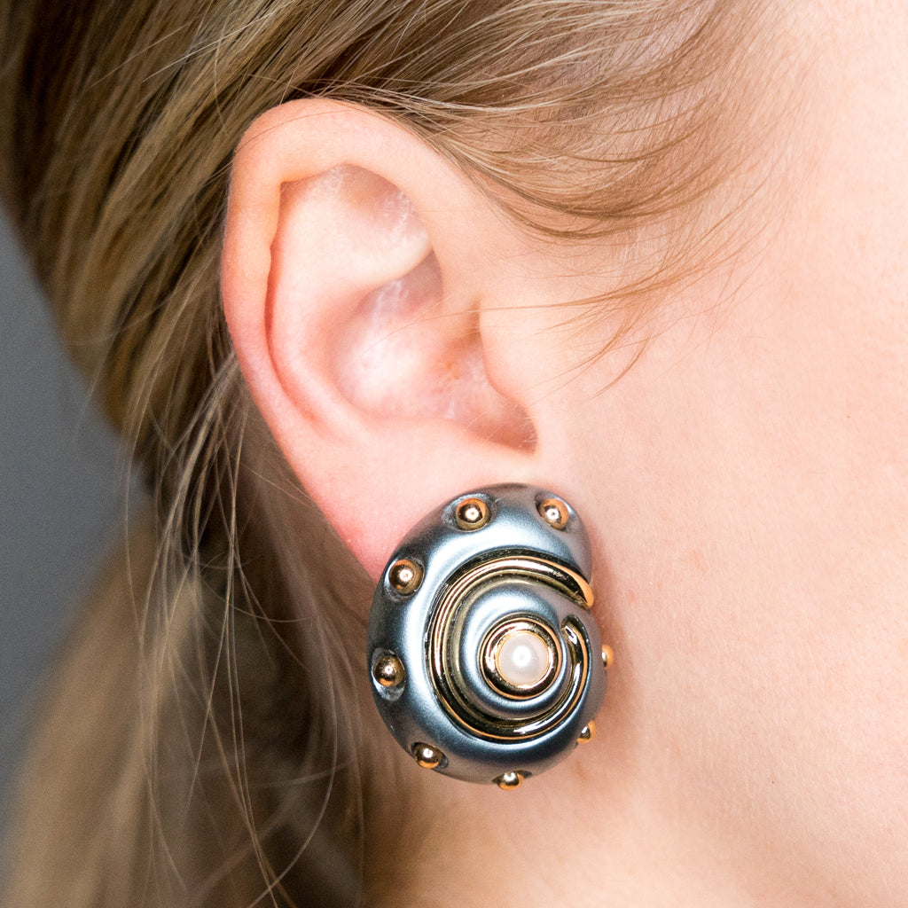 Dotted Grey Pearl Snail Clip-On Earrings