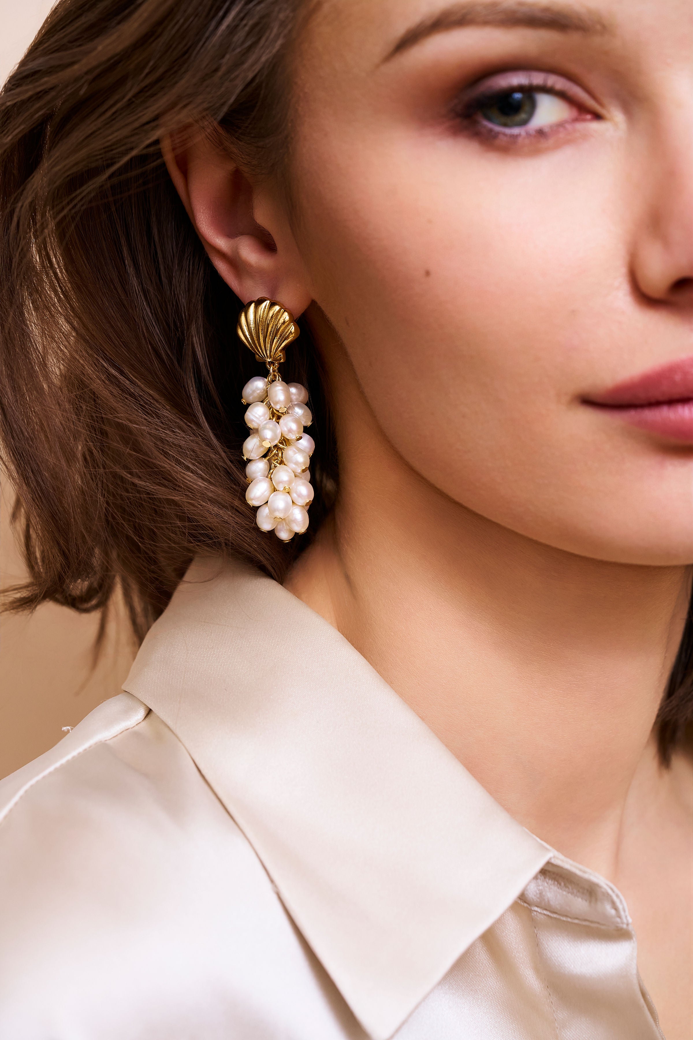 White Pearl Cluster Shell Earrings