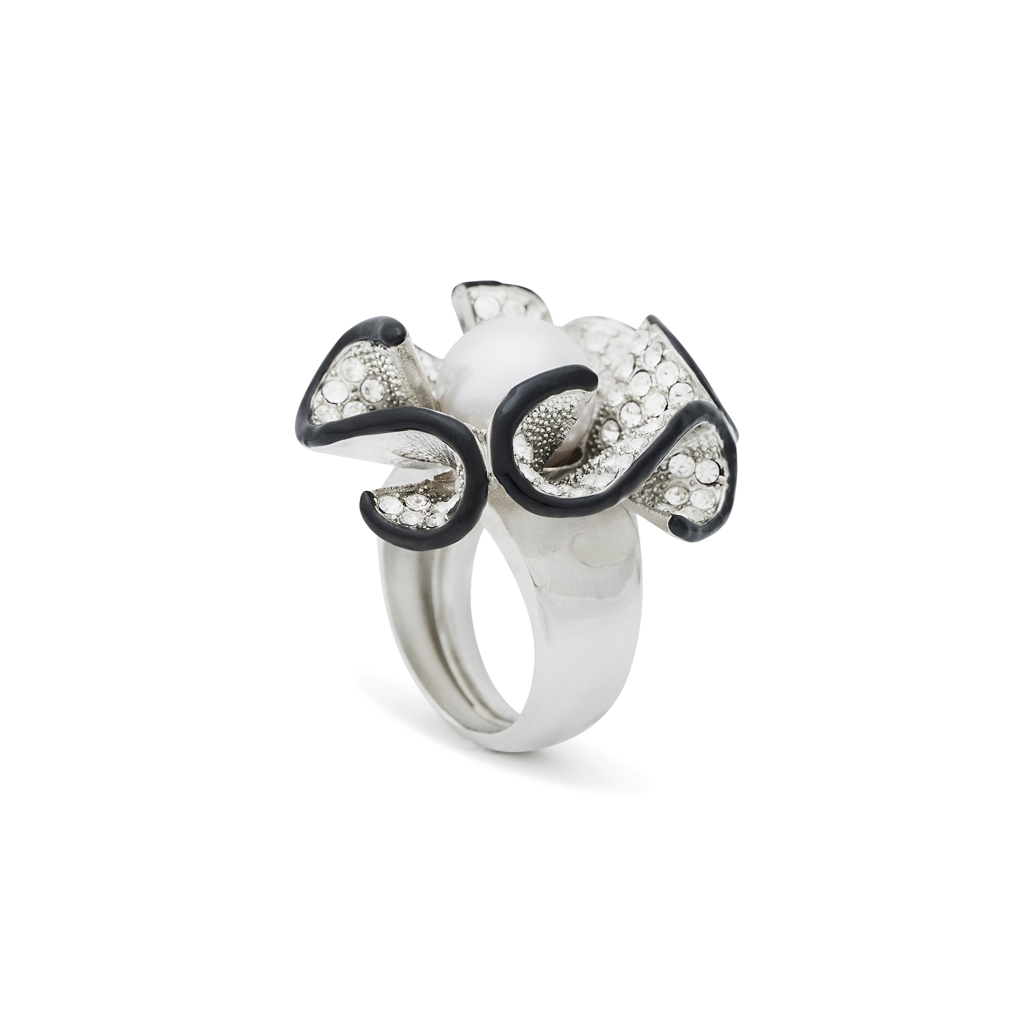 Pearl Center Flower Ring