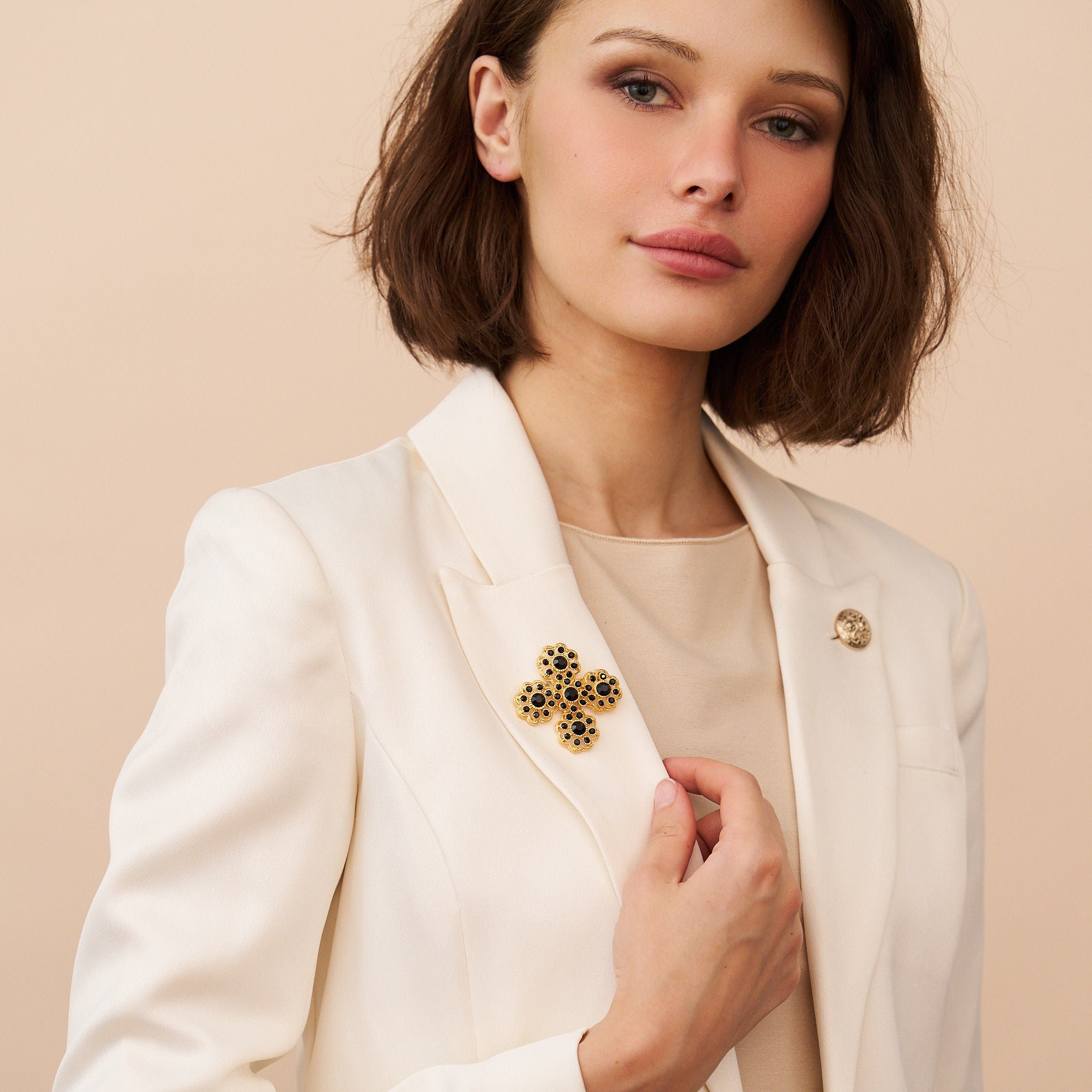 Jet Flower Cluster Pin