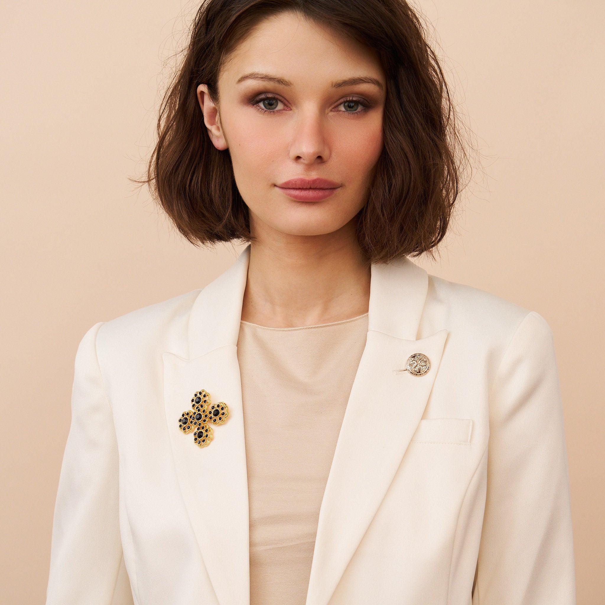 Jet Flower Cluster Pin