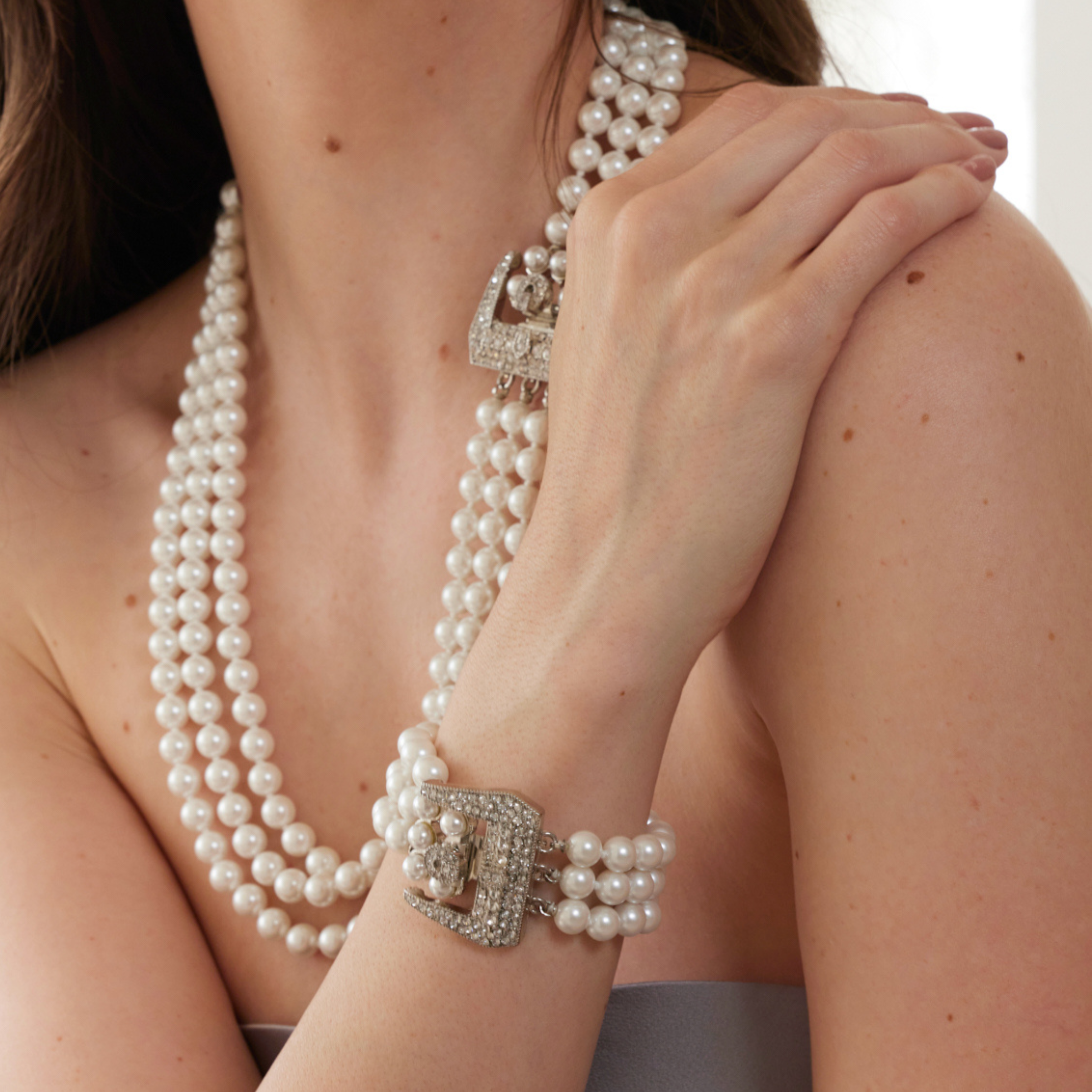 White Pearl & Rhodium Bracelet