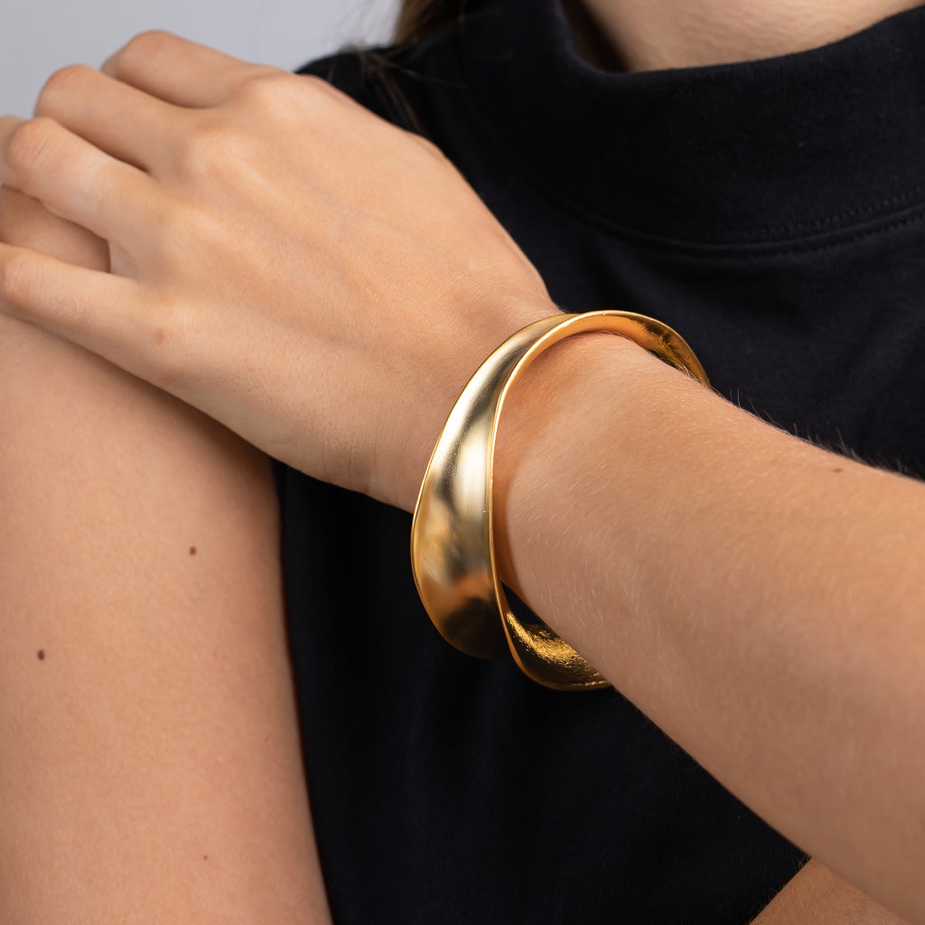 Satin Gold Wavy Contoured Bangle