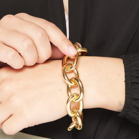 Gold Chain Toggle Clasp Bracelet