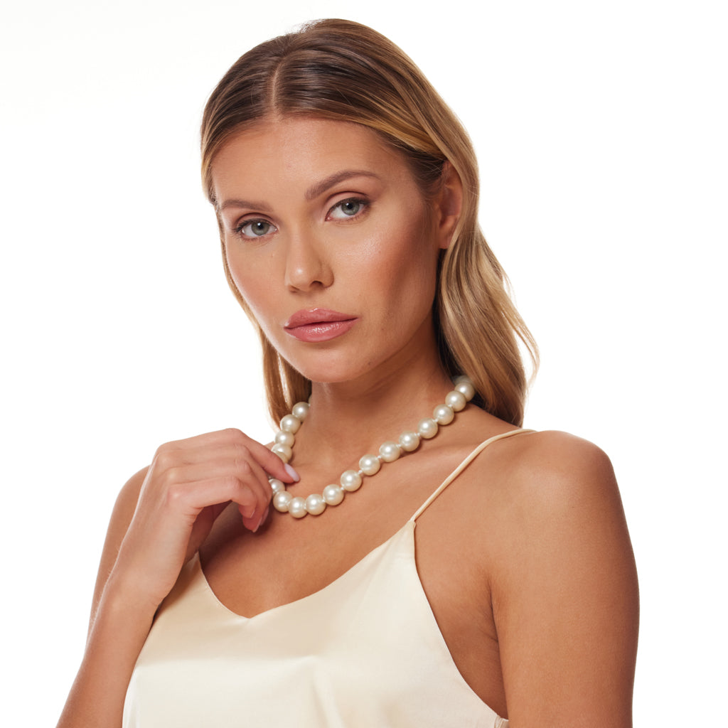 Light Cultura Pearl Necklace