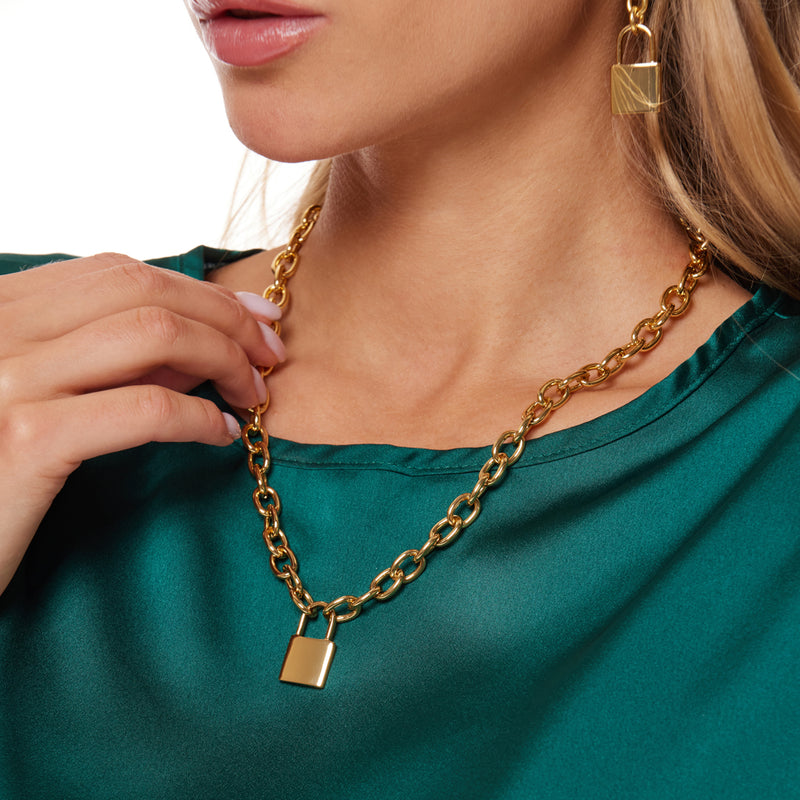 Polished Gold Link with Lock Pendant Necklace