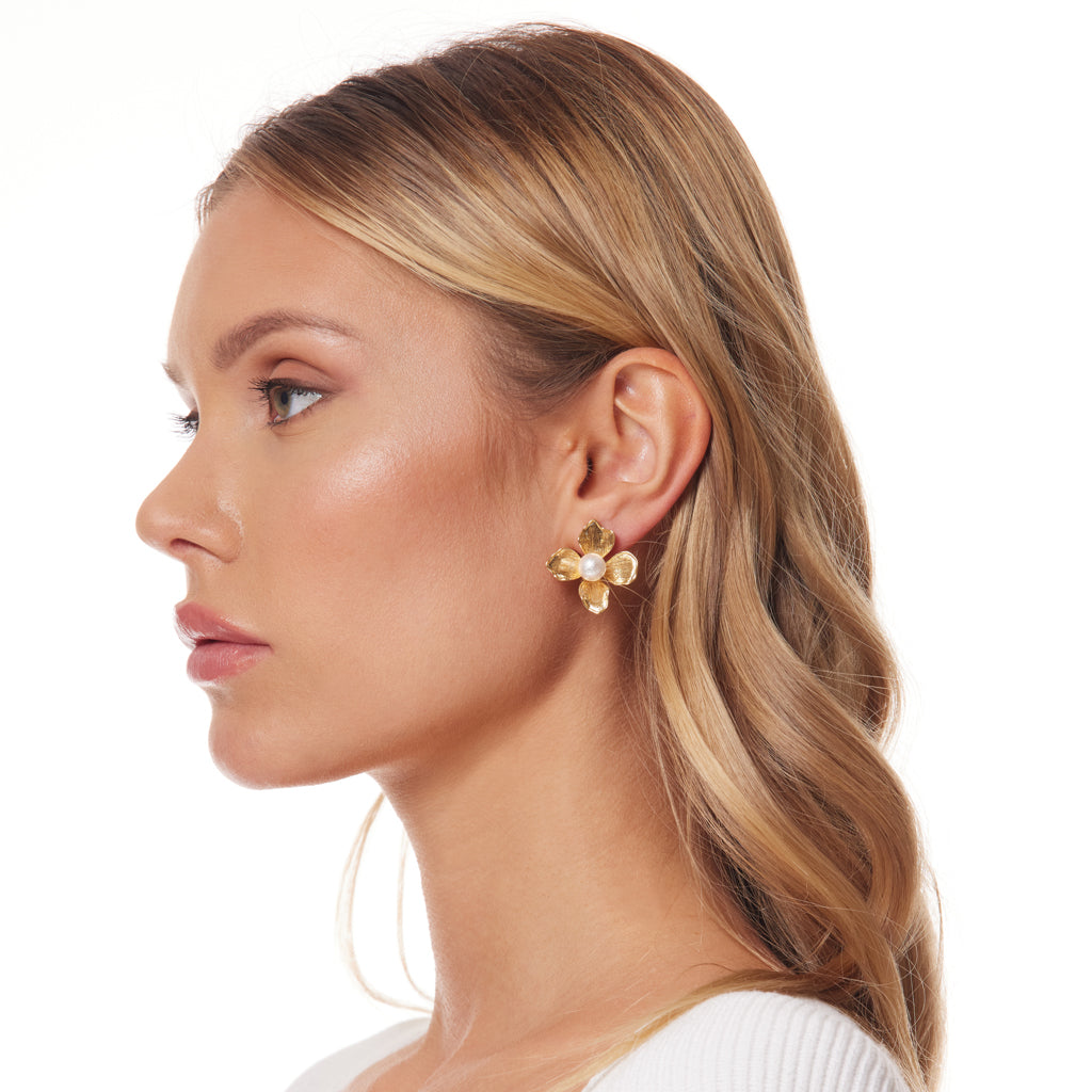 Pearl Center Flower Pierced Earrings