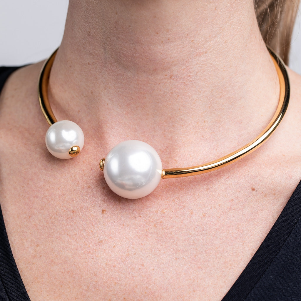 Pearl Ends Collar Necklace